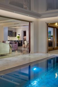 Sitting room and swimming pool