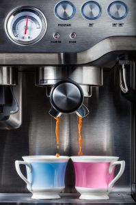 Coffee machine with two cips